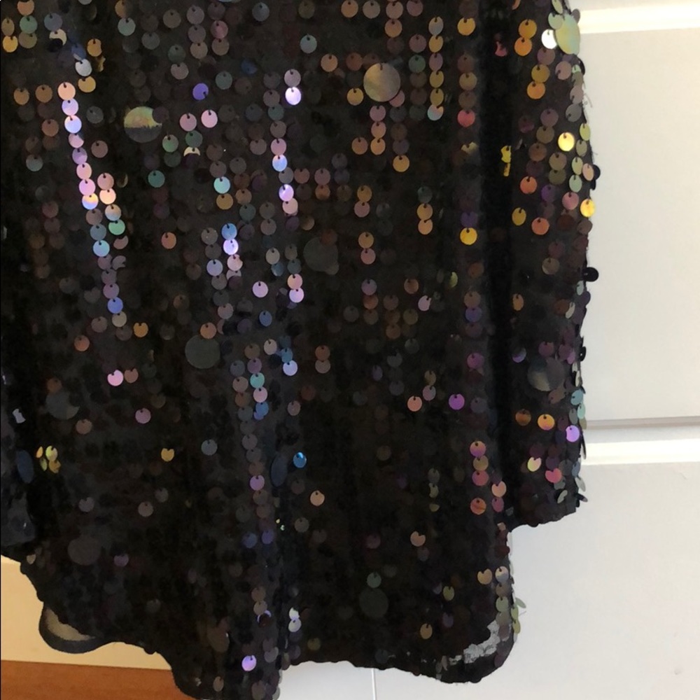 Beaded v-neck blouse - Picture 3 of 5